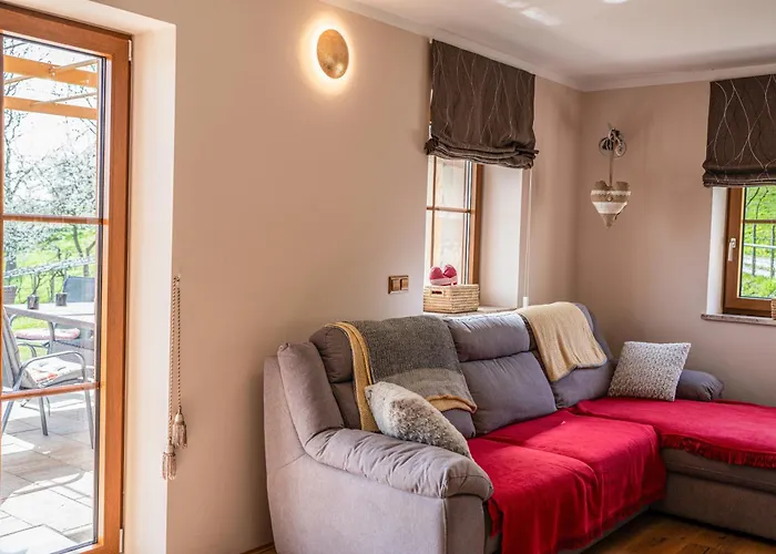 Nedelkova Zidanca Trnovska Vas